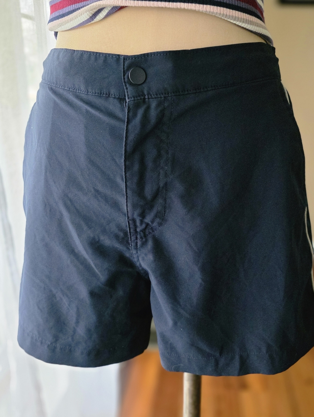 Abercrombie & Fitch Navy Athletic Shorts with White Retro Piping - Size Small